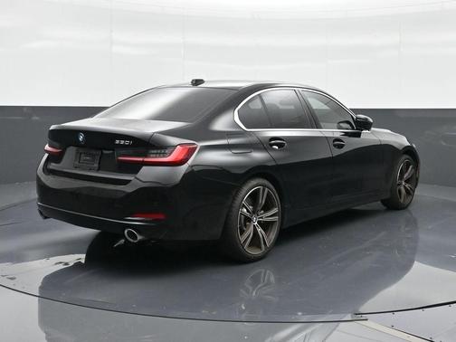 Jet Black 2024 BMW 330 i