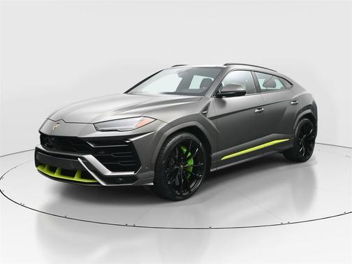 2022 Lamborghini Urus Base