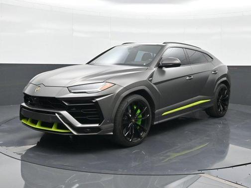 2022 Lamborghini Urus 