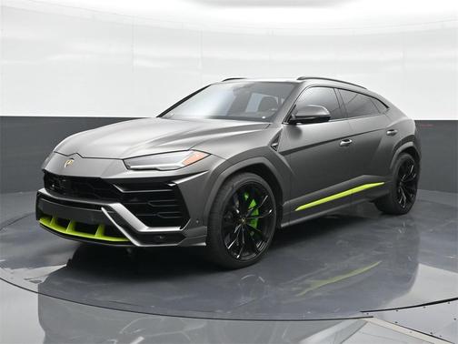 2022 Lamborghini Urus 
