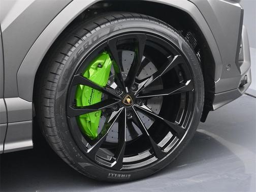 2022 Lamborghini Urus Base