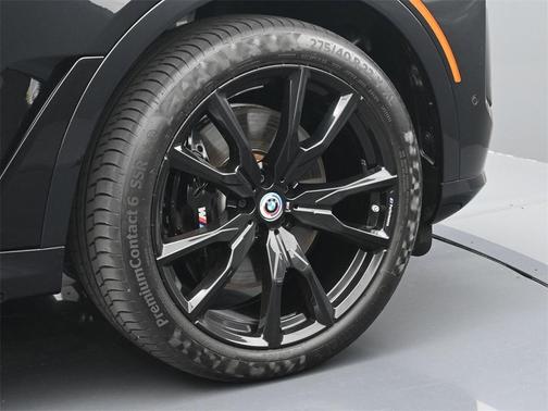 2024 BMW X7 M60i