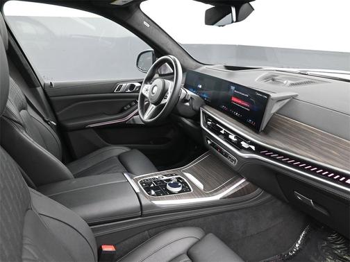 2024 BMW X7 M60i