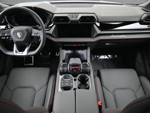 2025 Lamborghini Urus SE