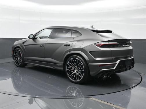 2025 Lamborghini Urus SE