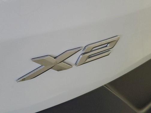 Alpine White 2026 BMW X2 xDrive28i