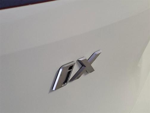 2026 BMW iX xDrive60