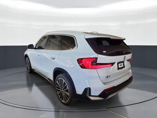 Alpine White 2026 BMW X1 xDrive28i