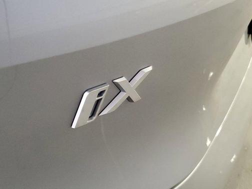 2026 BMW iX xDrive45