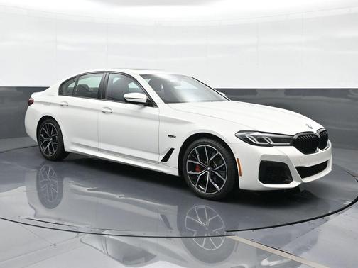 Alpine White 2023 BMW 530e 530e xDrive