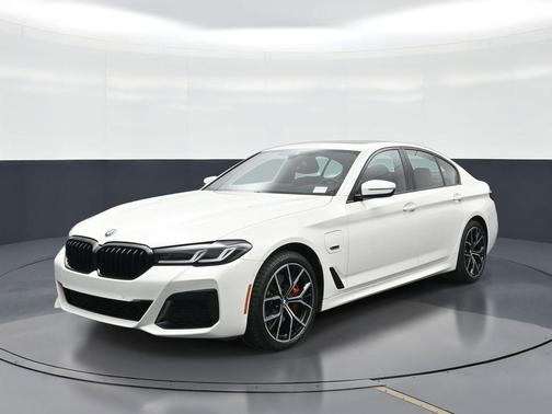 Alpine White 2023 BMW 530e 530e xDrive