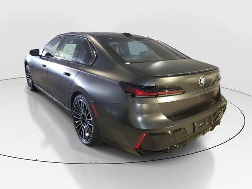 2026 BMW 740 i
