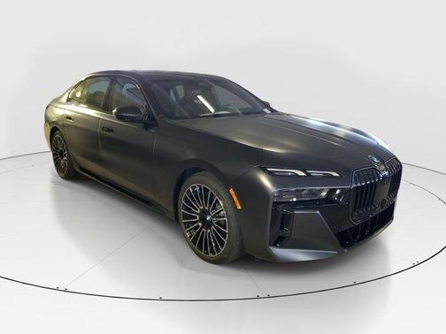 2026 BMW 740 i