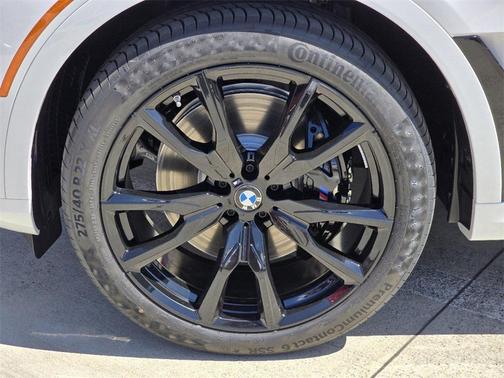 2025 BMW X7 M60i