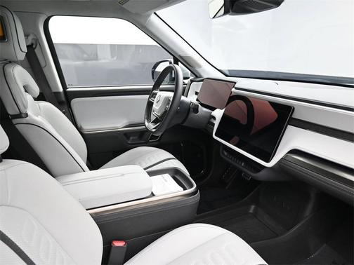 2024 Rivian R1S Adventure Quad Motor Large Pack