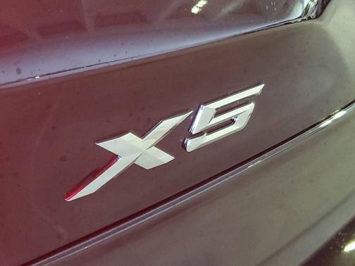 Black Sapphire Metallic 2026 BMW X5 PHEV xDrive50e