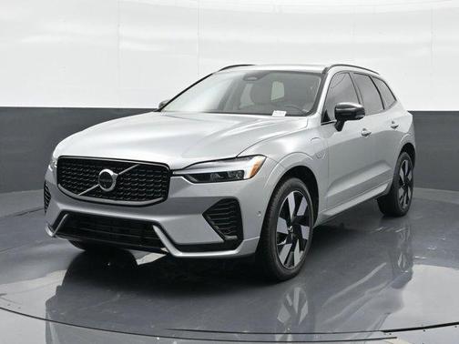 2025 Volvo XC60 Plug-In Hybrid T8 Plus
