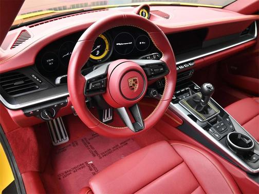 2022 Porsche 911 Carrera 4S