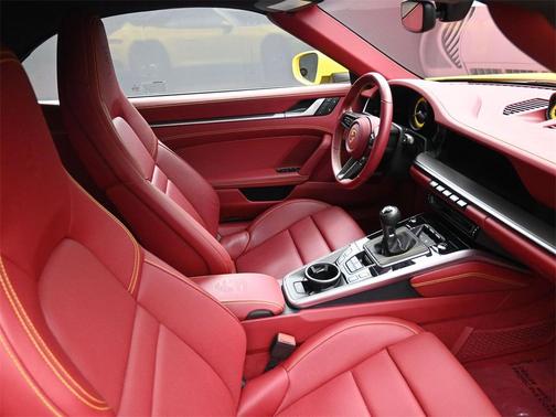 2022 Porsche 911 Carrera 4S