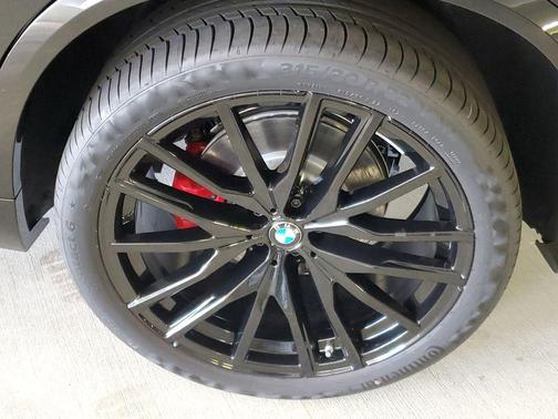 Black Sapphire Metallic 2026 BMW X5 sDrive40i