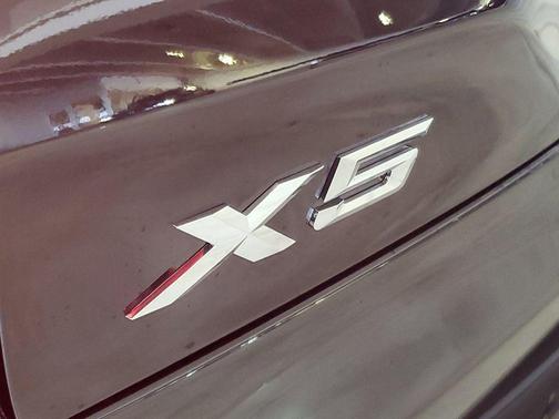 Black Sapphire Metallic 2026 BMW X5 sDrive40i