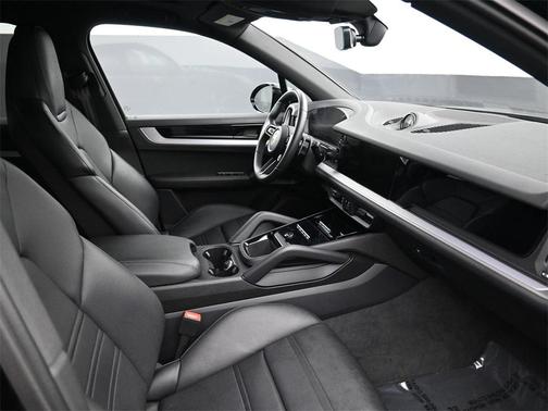 2024 Porsche Cayenne Base