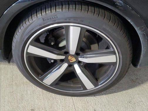 2024 Porsche Cayenne Base