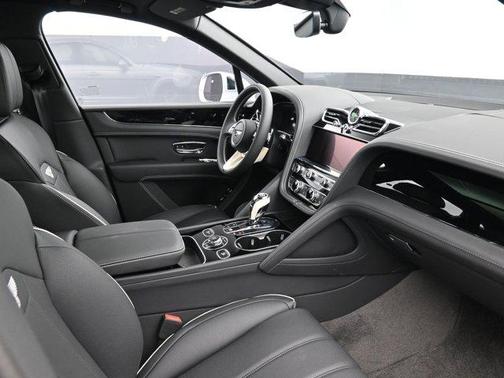 2025 Bentley Bentayga 