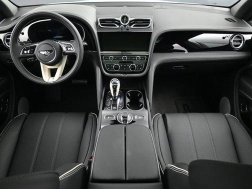 2025 Bentley Bentayga 