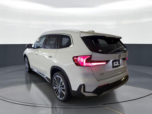 Alpine White 2026 BMW X1 xDrive28i