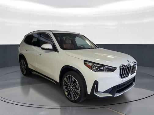 Alpine White 2026 BMW X1 xDrive28i