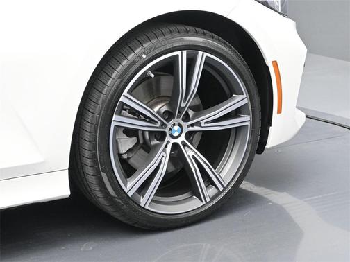 2024 BMW 330 i