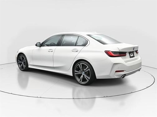 2024 BMW 330 i