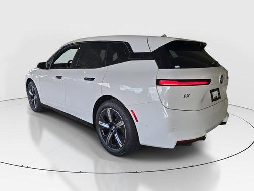 2026 BMW iX xDrive60