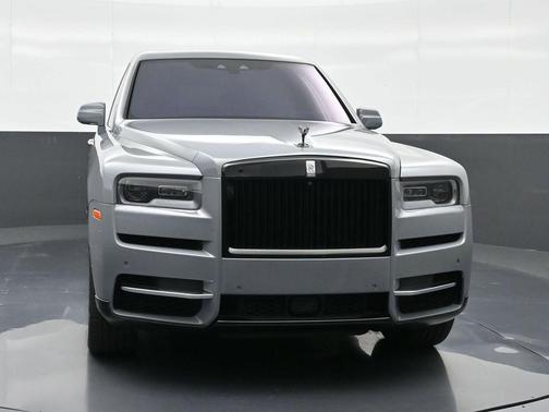 Gray 2020 Rolls-Royce Cullinan