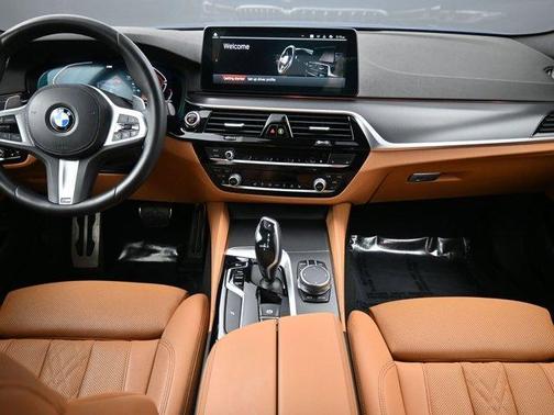 2022 BMW 540 i
