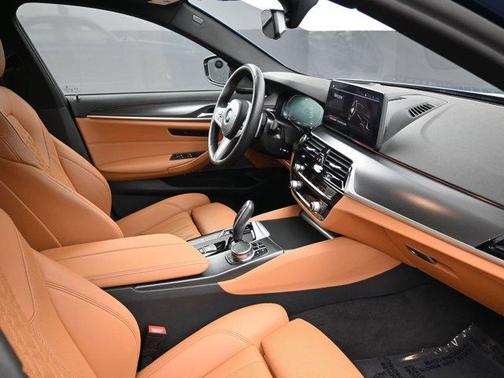 2022 BMW 540 i