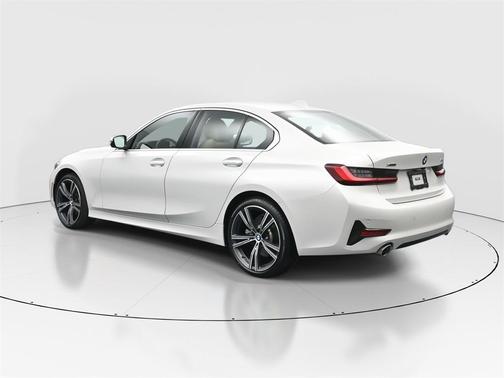 2022 BMW 330 i xDrive