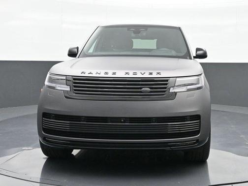 2025 Land Rover Range Rover P615 SV