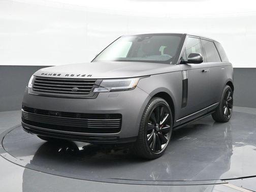 2025 Land Rover Range Rover P615 SV