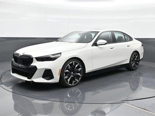 Alpine White 2024 BMW 530 i