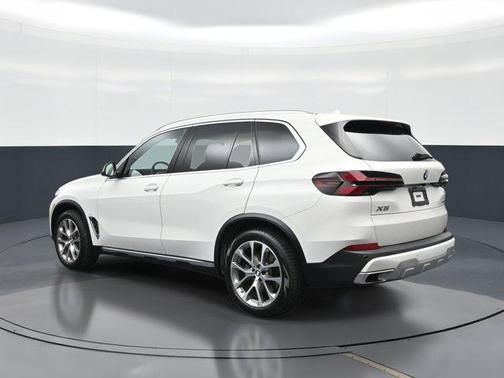 Alpine White 2024 BMW X5 sDrive40i