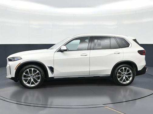 Alpine White 2024 BMW X5 sDrive40i