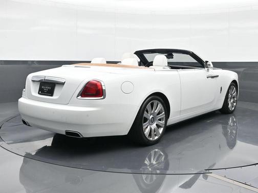 Arctic White 2017 Rolls-Royce Dawn