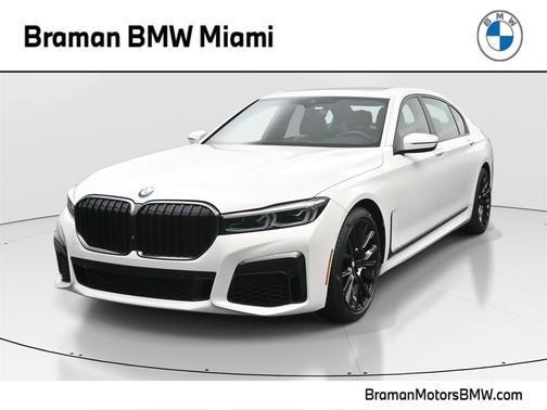 2022 BMW 740 i