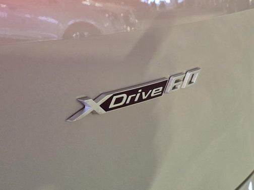 2026 BMW iX xDrive60