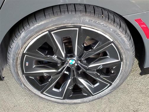 2023 BMW 740 i
