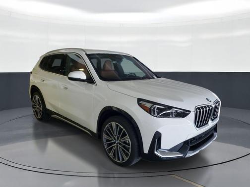 Alpine White 2026 BMW X1 xDrive28i
