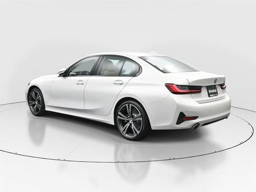 2022 BMW 330 i