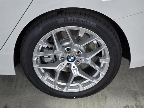 2025 BMW 330 i